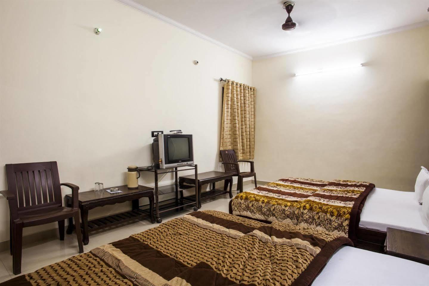 Hotel Gs Paradise Amritsar Exterior photo